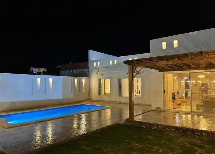 Villa Luxury White With Pool Hurghada