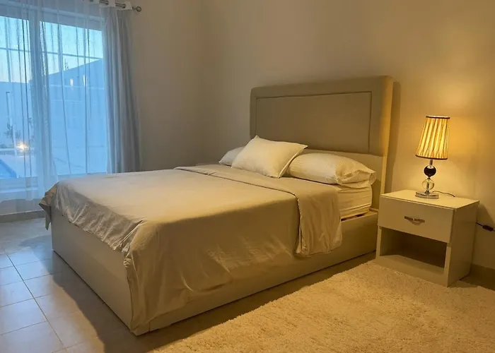 Luxury White With Pool Villa Hurghada