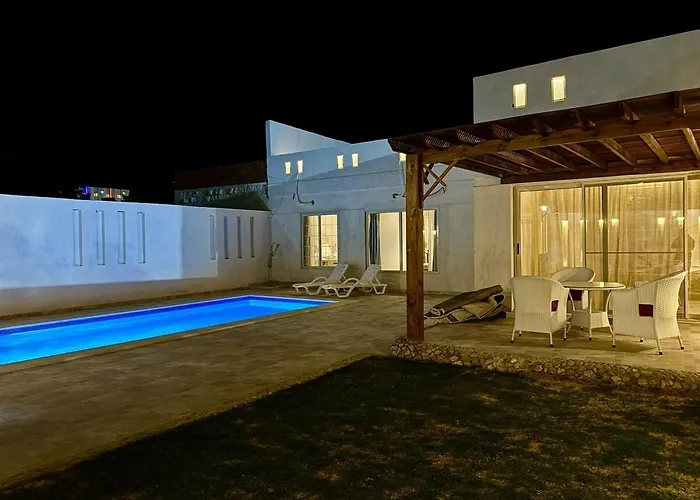 Villa Luxury White With Pool